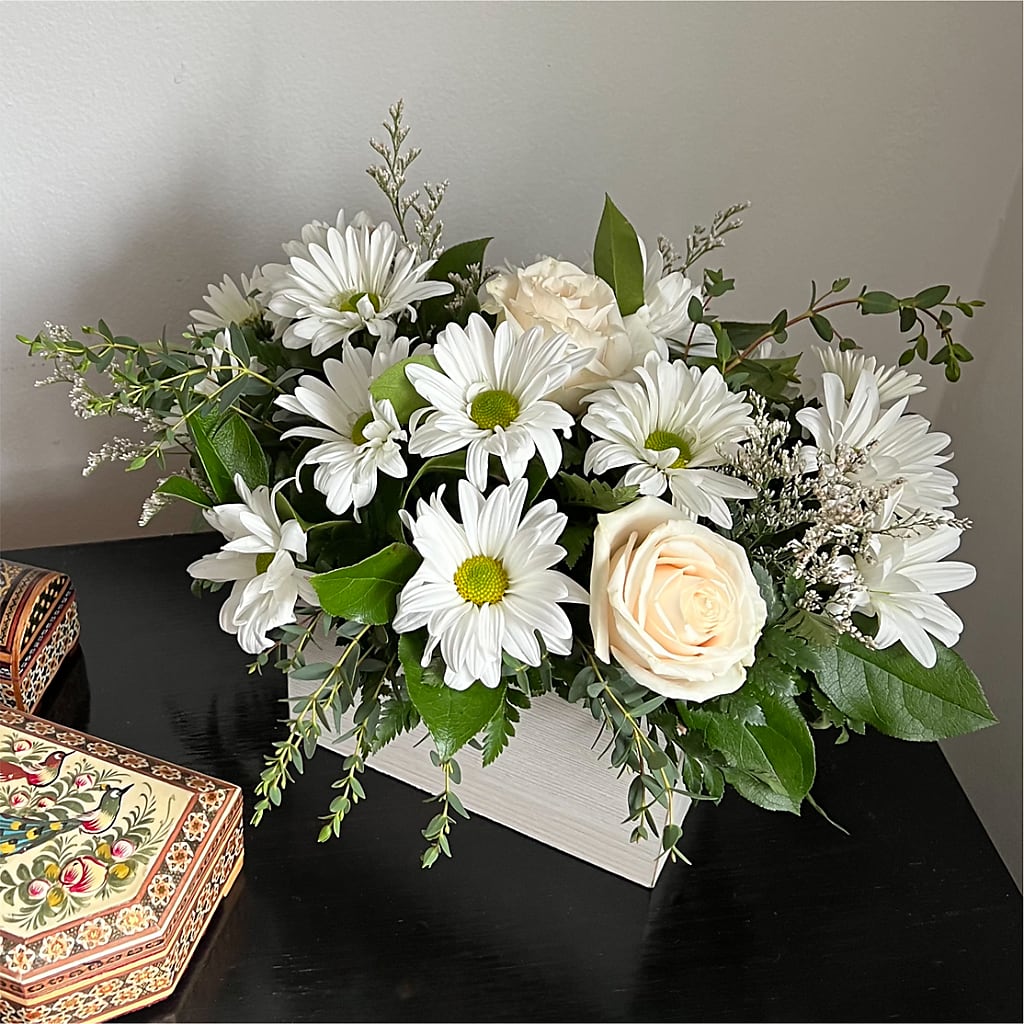 Fresh Linen Box Bouquet – Rhodes Family Price Chopper, Branson MO