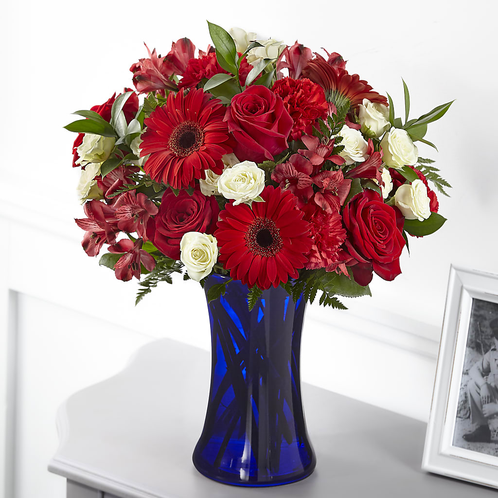 Hearts Embrace Bouquet – Rhodes Family Price Chopper, Branson MO