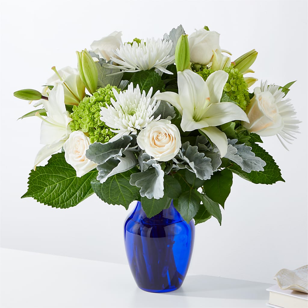 Snowy Dreams Bouquet – Rhodes Family Price Chopper, Branson MO
