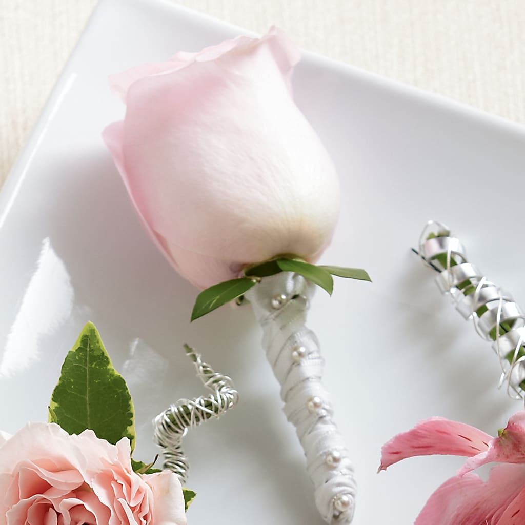 Pink Rose Boutonniere – Rhodes Family Price Chopper, Branson MO