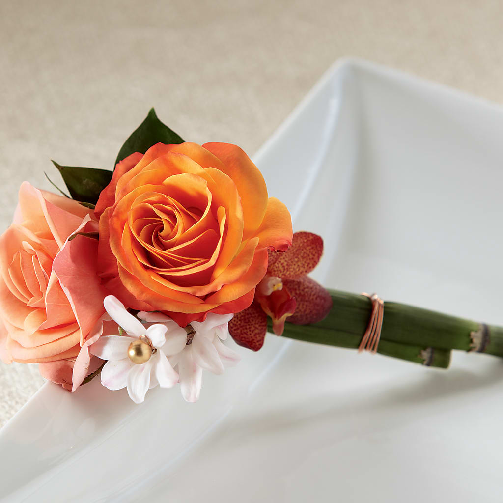 Sunset Dream Boutonniere – Rhodes Family Price Chopper, Branson MO