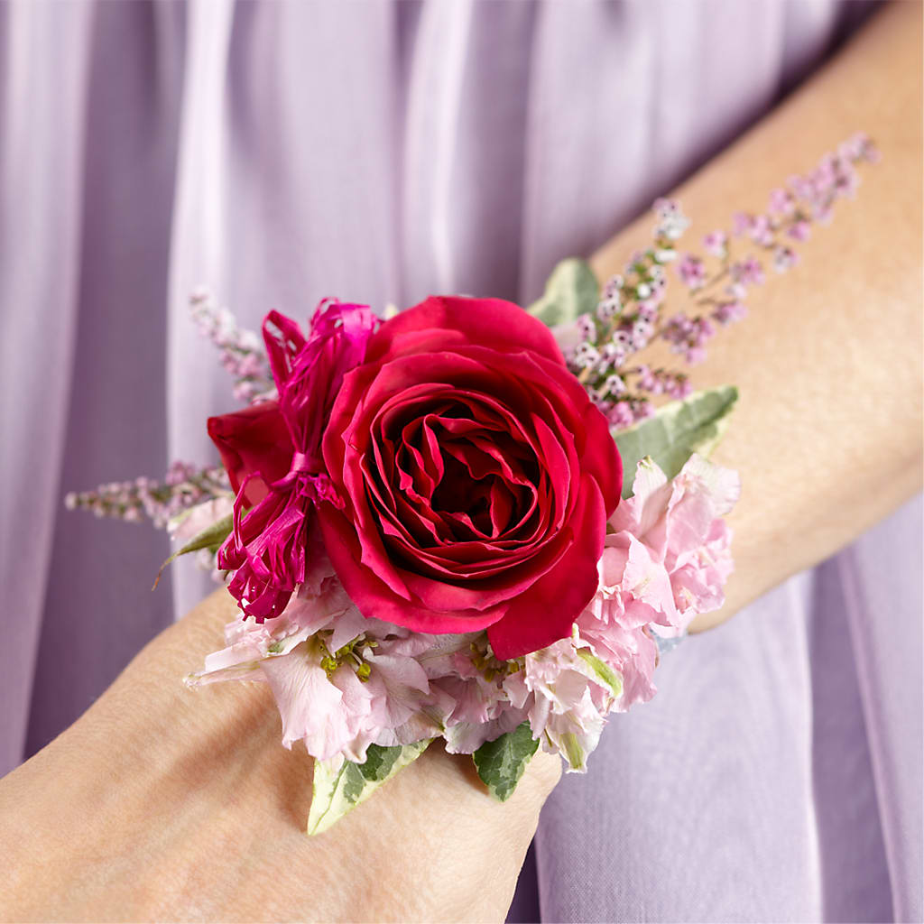 Rose Charm Corsage – Rhodes Family Price Chopper, Branson MO