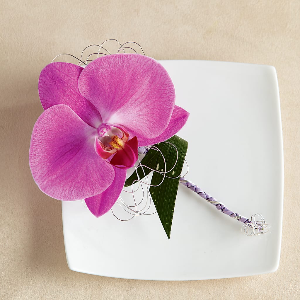 Glorious Boutonniere – Rhodes Family Price Chopper, Branson MO