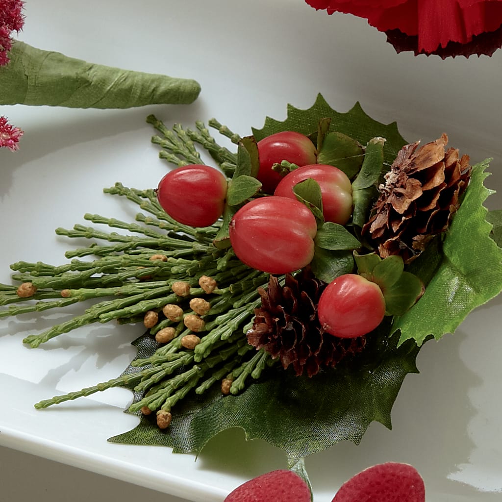 Red Berry Boutonniere – Rhodes Family Price Chopper, Branson MO