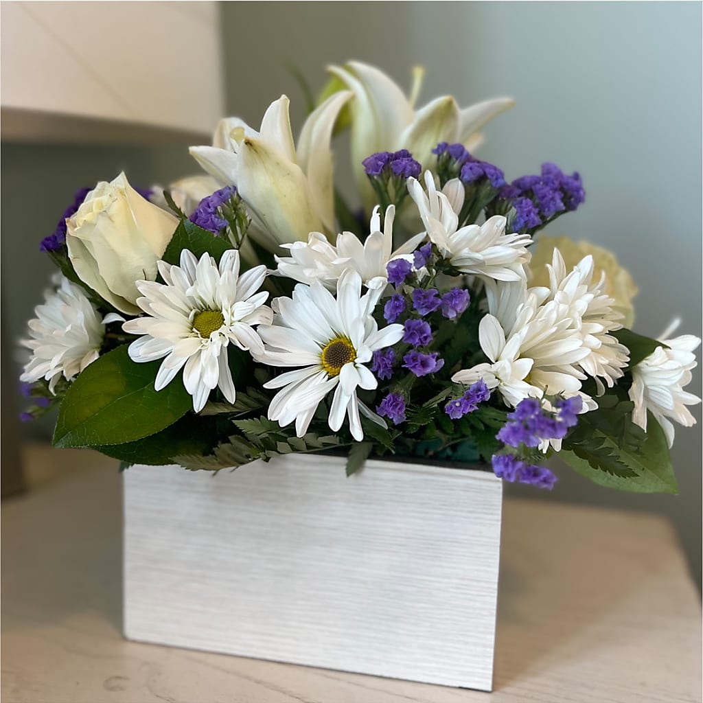 Beyond Blue Box Bouquet –  Rhodes Family Price Chopper, Branson MO