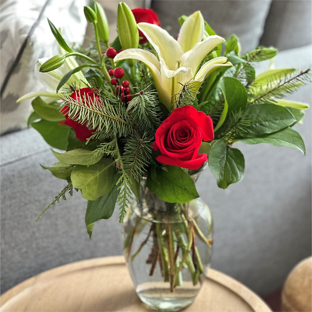 Sparkling Snowflakes Bouquet –  Rhodes Family Price Chopper, Branson MO