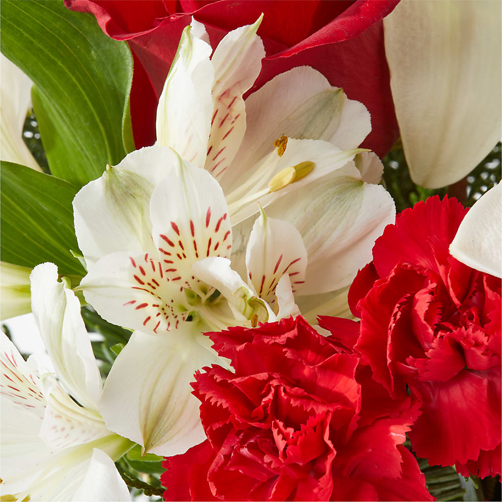 Holiday Season Bouquet –  Rhodes Family Price Chopper, Branson MO