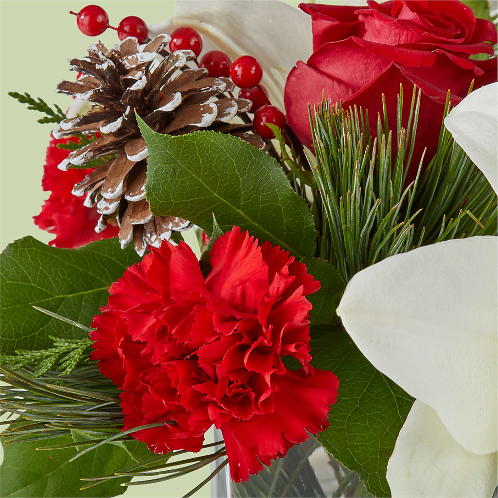 Glistening Icicles Bouquet –  Rhodes Family Price Chopper, Branson MO
