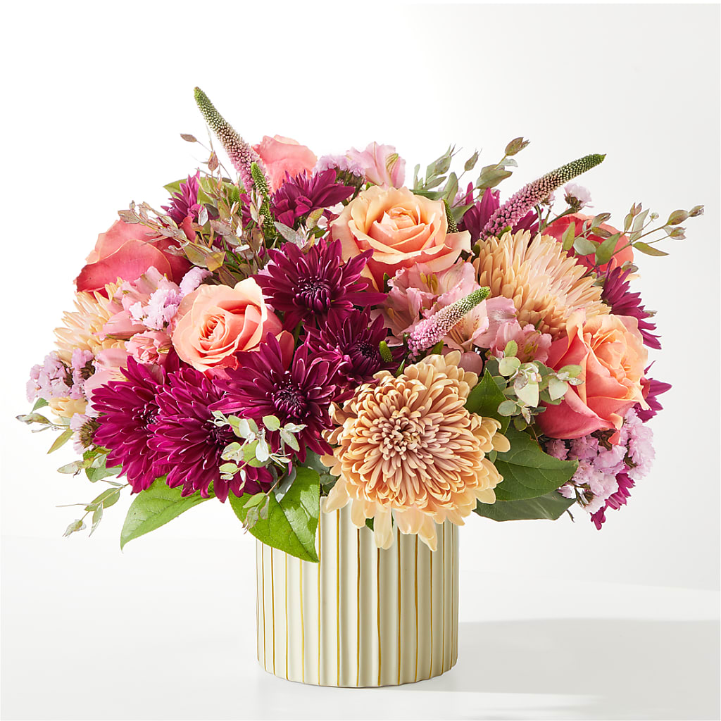 Berry Cobbler Bouquet with Ivory Vase –  Rhodes Family Price Chopper, Branson MO